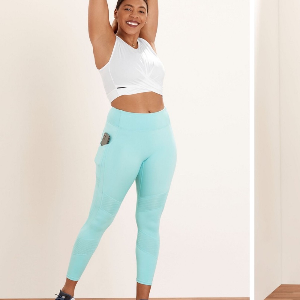 🌸 3/$30 Fabletics Anywhere Motion365® High-Waisted Moto 7/8 Legging